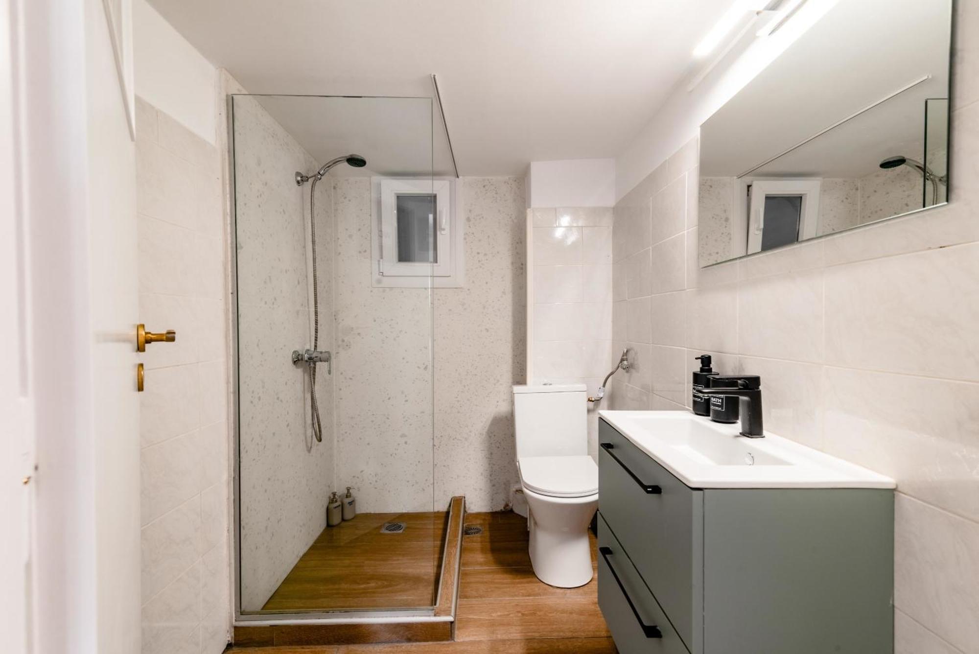 Exarchia Artistic Getaway For Groups Apartment เอเธนส์ ภายนอก รูปภาพ