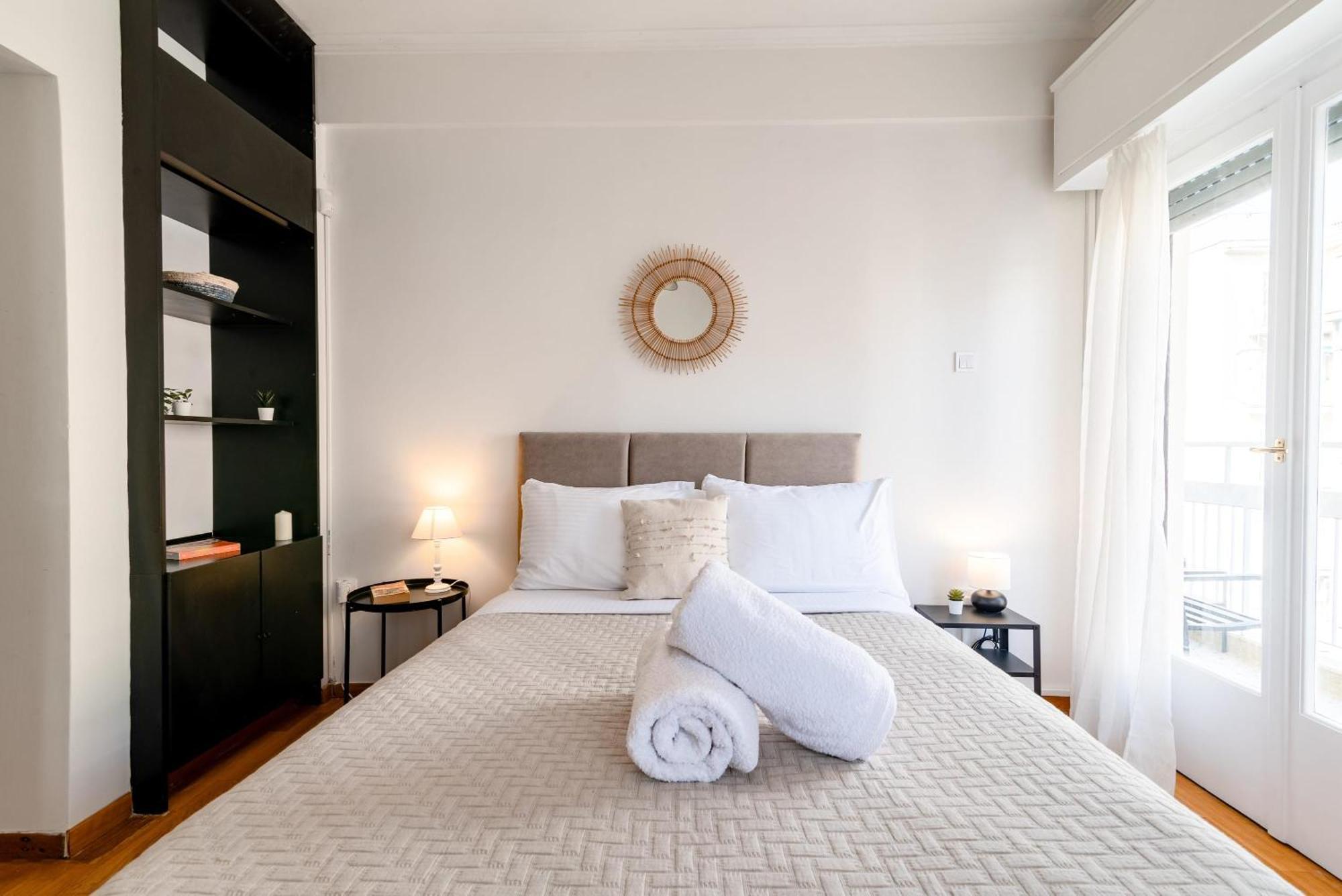 Exarchia Artistic Getaway For Groups Apartment เอเธนส์ ภายนอก รูปภาพ