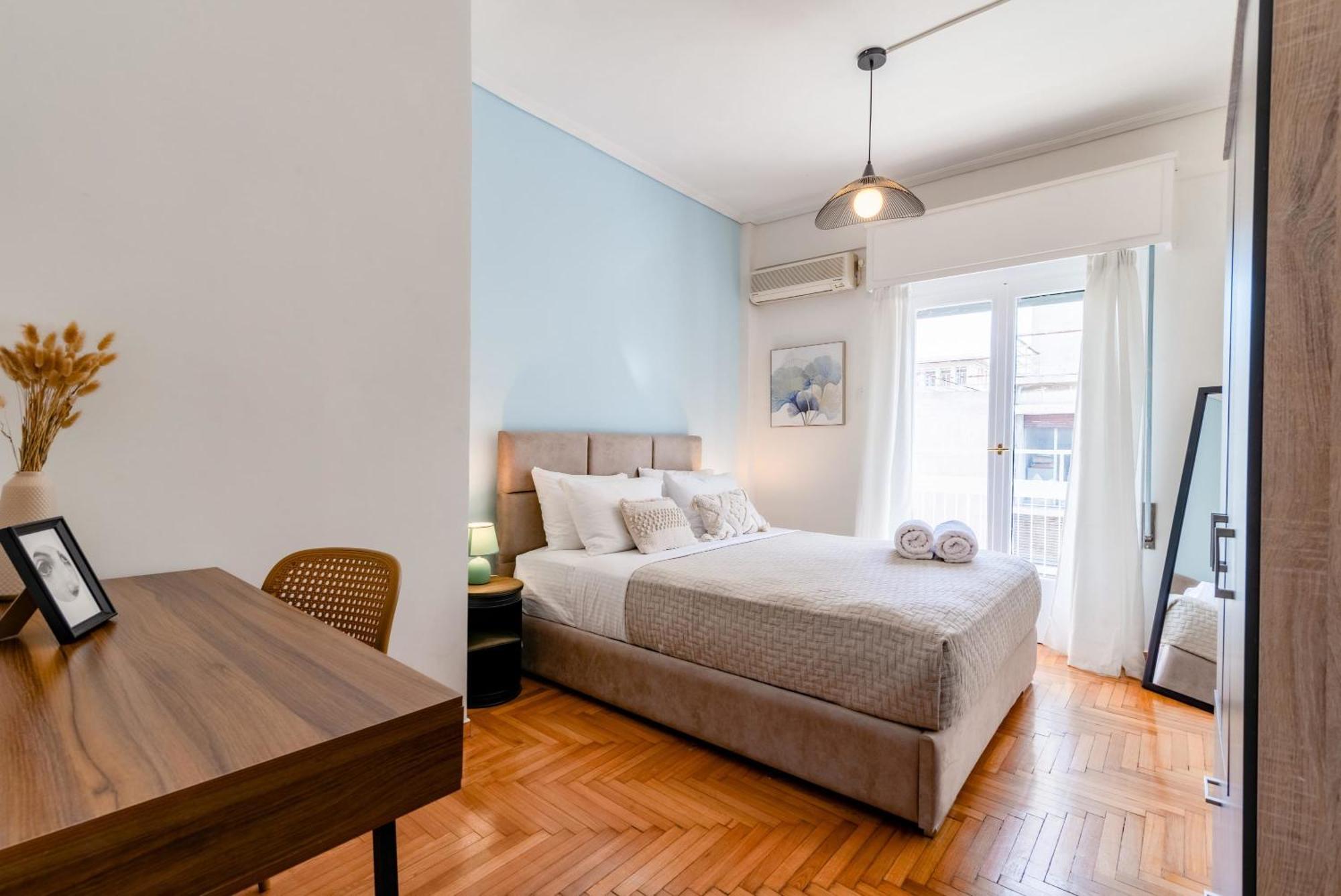 Exarchia Artistic Getaway For Groups Apartment เอเธนส์ ภายนอก รูปภาพ