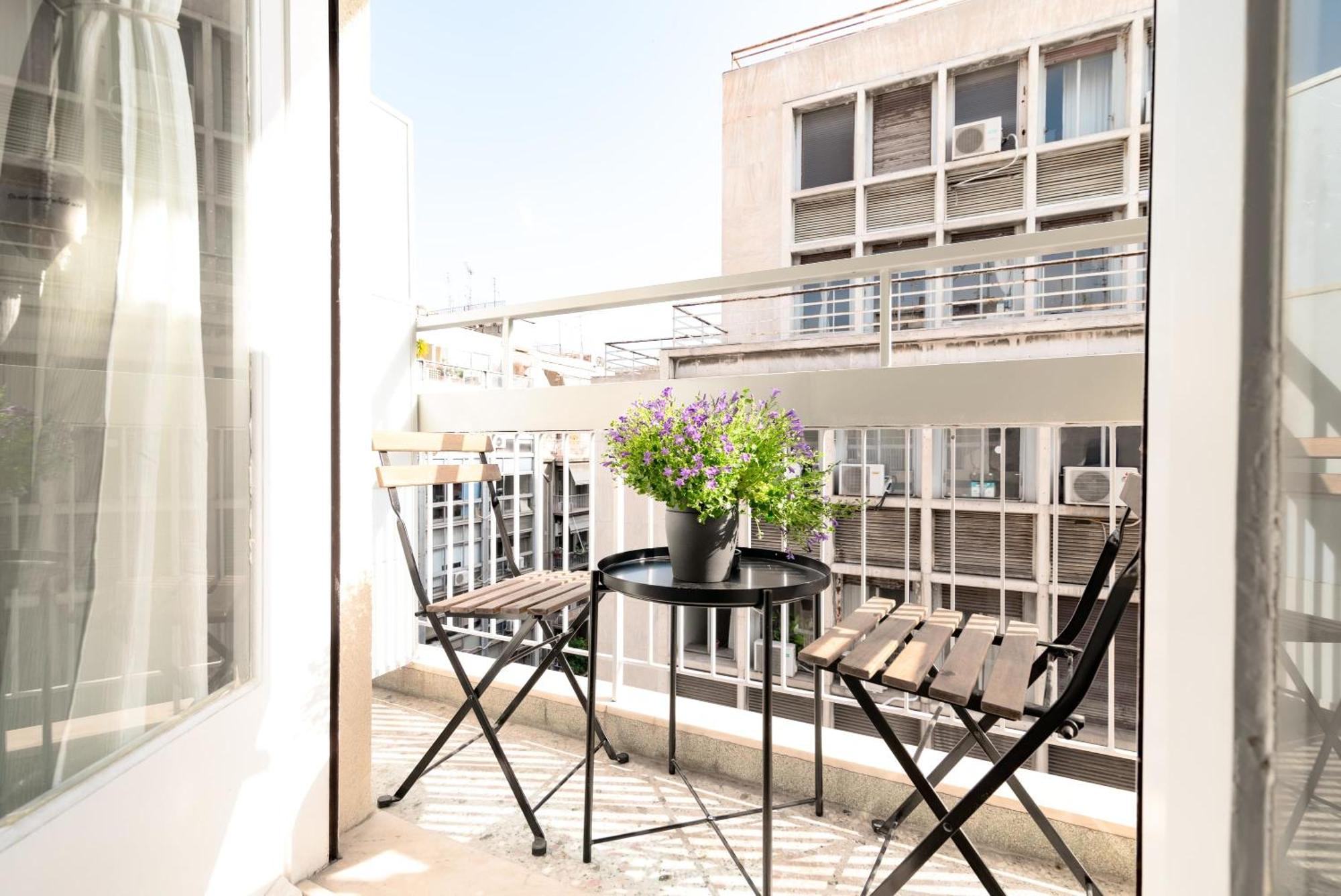 Exarchia Artistic Getaway For Groups Apartment เอเธนส์ ภายนอก รูปภาพ