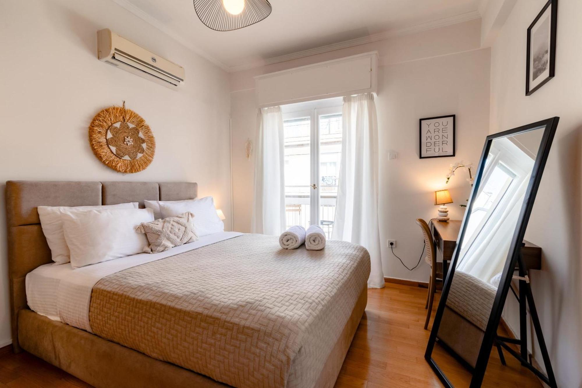 Exarchia Artistic Getaway For Groups Apartment เอเธนส์ ภายนอก รูปภาพ